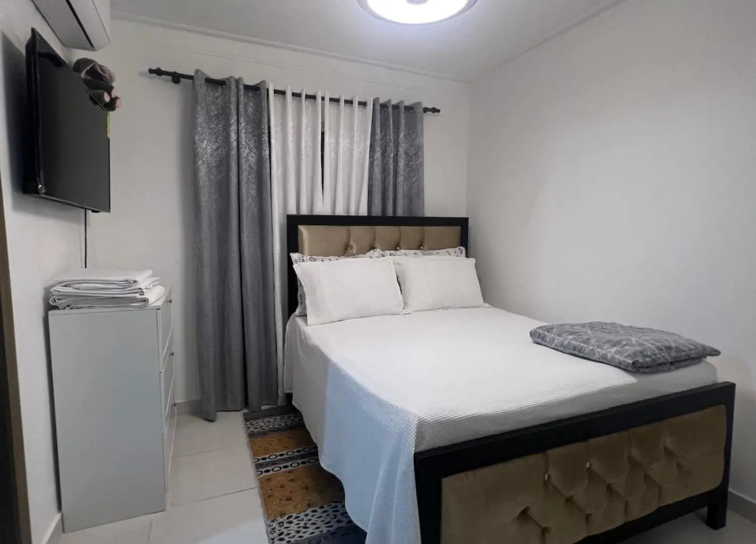 Palacio Moderno Santo Domingo Este 0*,